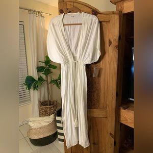 NWT Billabong Dress/ Beach cover up. Size Small